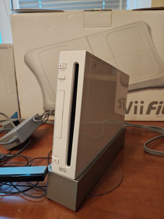 Nintendo WiiI Повний комплект+ігри+Wii Fit
