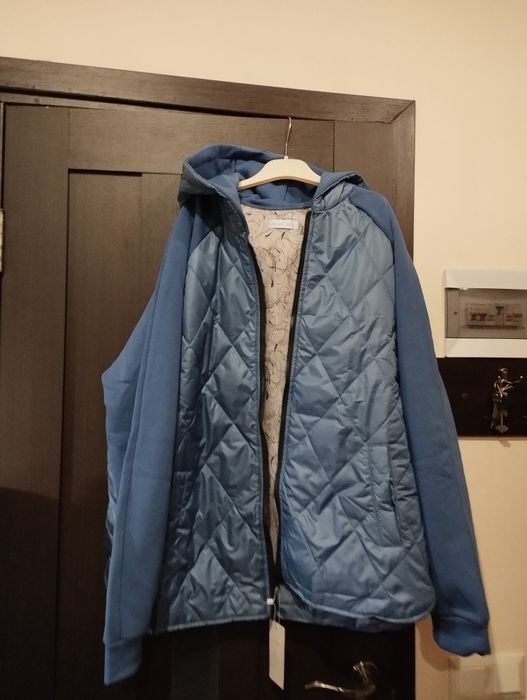 Продам костюм на флисе +ветровка54, 56 размер