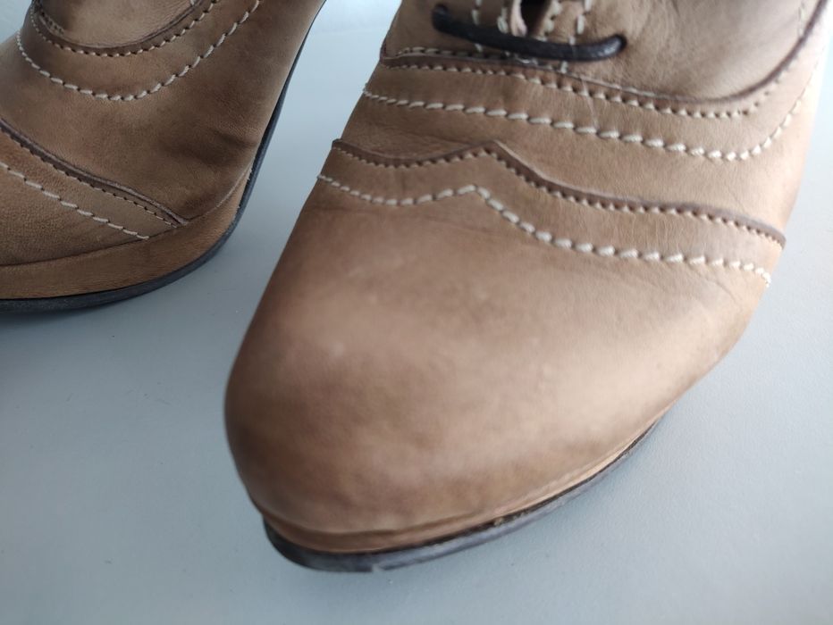 Sapatos em pele como novos