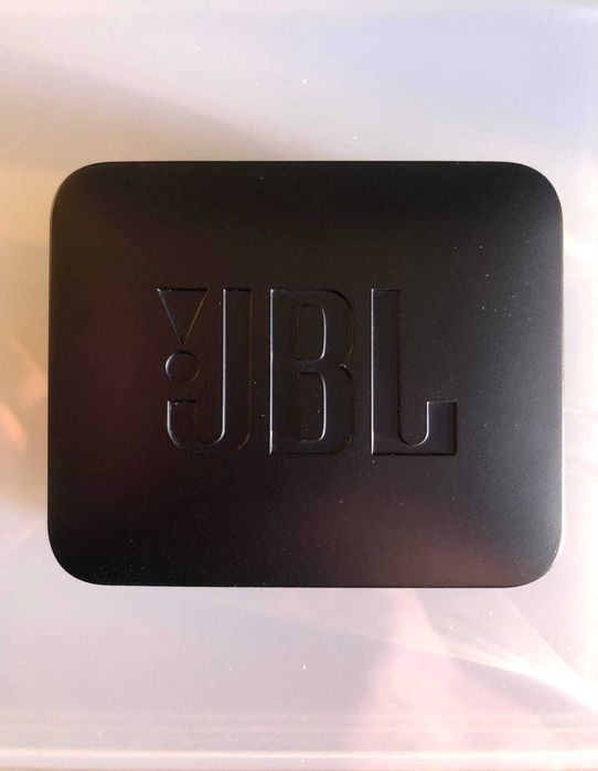 Продам колонку JBL GO 2