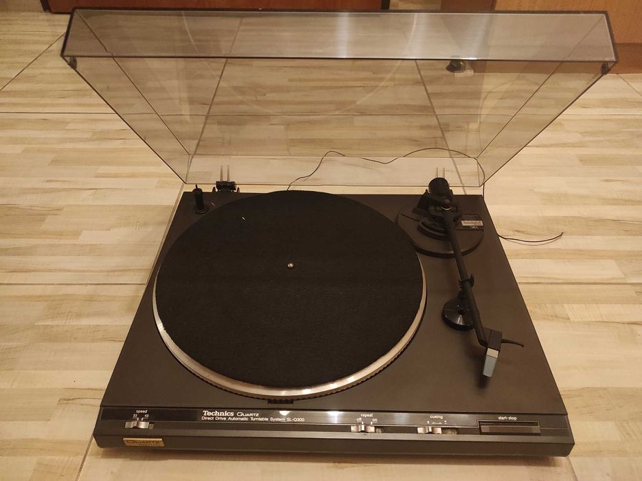 Gramofon Technics Quartz SL-Q300