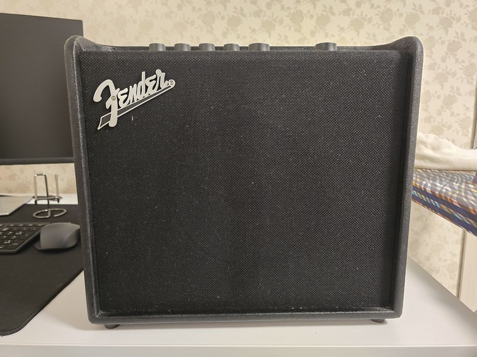 Fender lt25 комбопідсилювач
