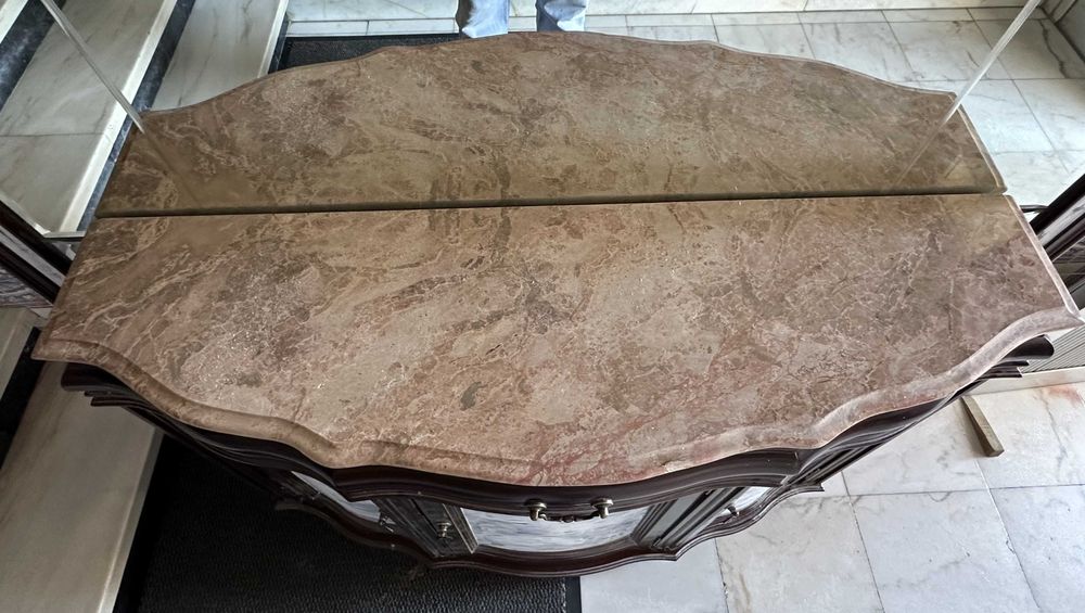 Móvel de madeira com Espelho