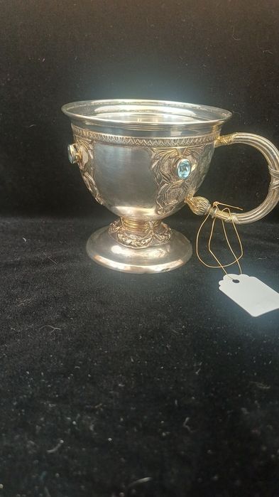 Exclusiva Taça Imperial em Prata 925 e Ouro com 4 Topázios Azuis (218g)