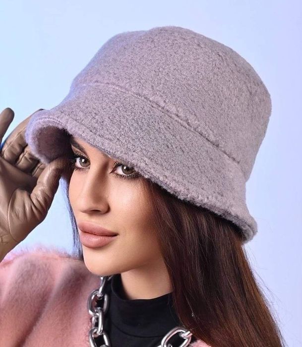 Продам шапочку жіночу