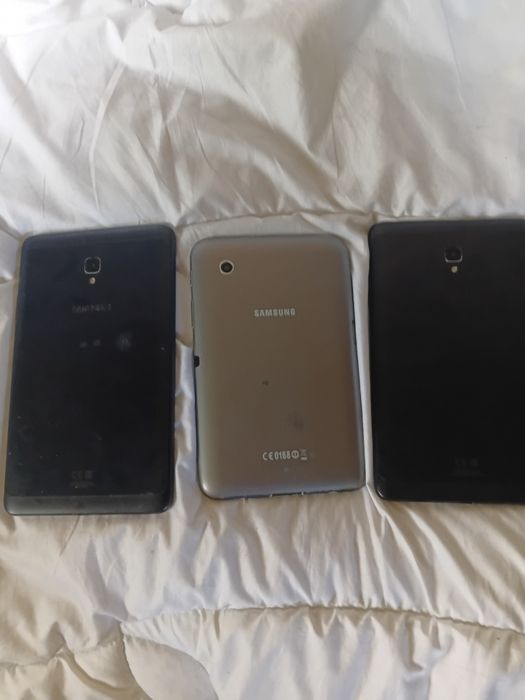 Продам 3 планшета Samsung на запчасти.