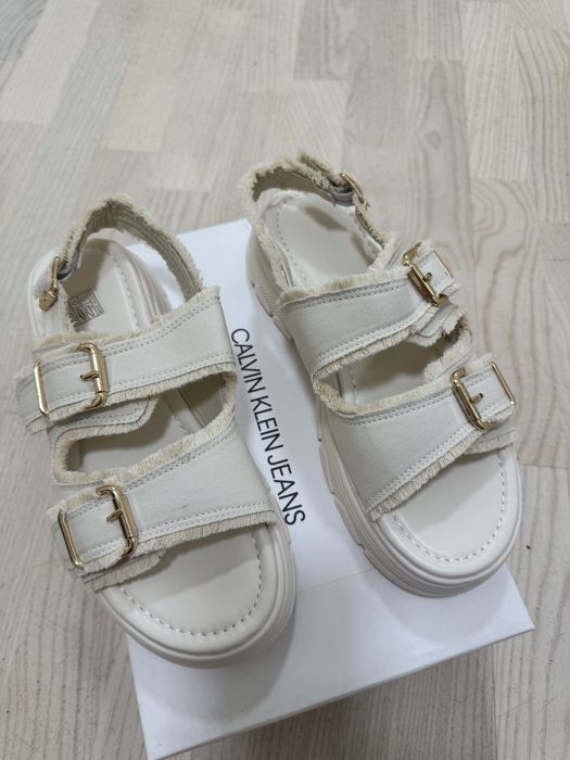 Продам підліткові босоніжки в стилі Zara