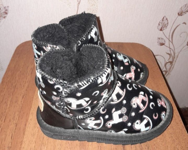 Продаю уги дитячі теплі