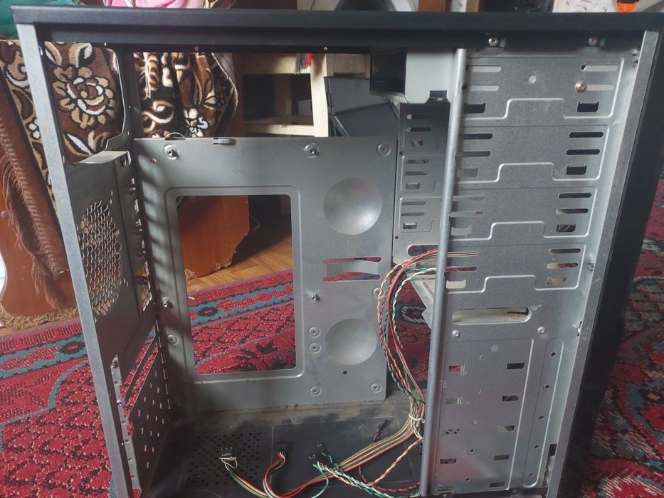 Корпус для пк все працюе