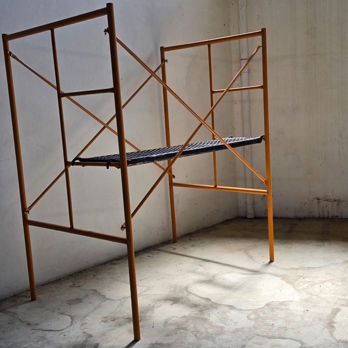 Andaime novo completo com uma prancha conforme amostra