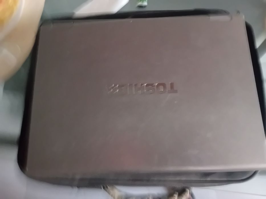 Vendo portátil Toshiba