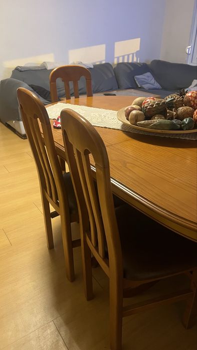 Mesa de Sala Elegante e Funcional