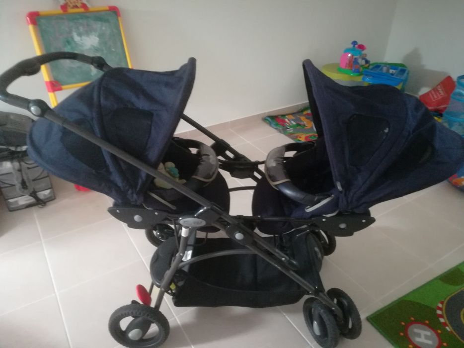 Carrinho de gemeos