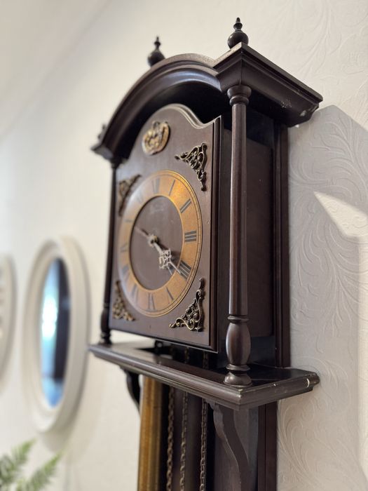 Relógio de Parede Antigo com Pêndulo – Fabricado em Portugal