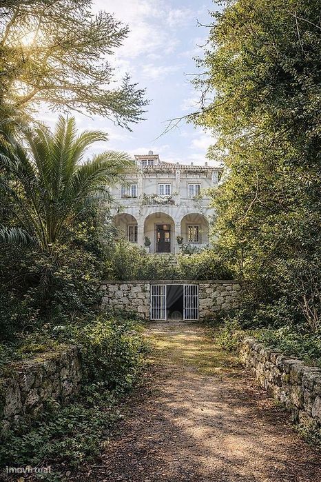 Moradia T5 para venda