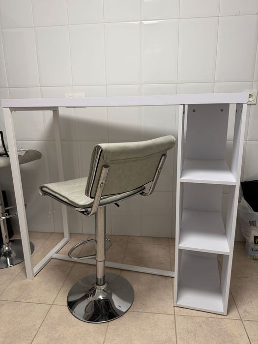 Mesa de refeição alta