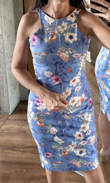 Niebieska  sukienka w kwiatki zara   rozm. XS S