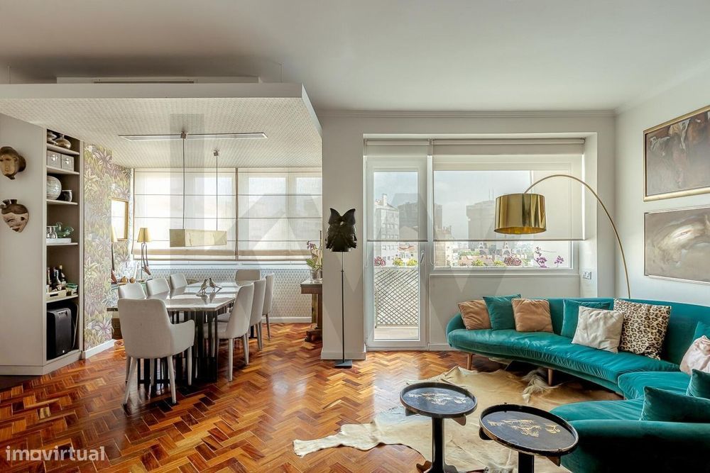 Lisboa, Campolide | Espaçoso  Apartamento T2 com Varanda Panorâmica e