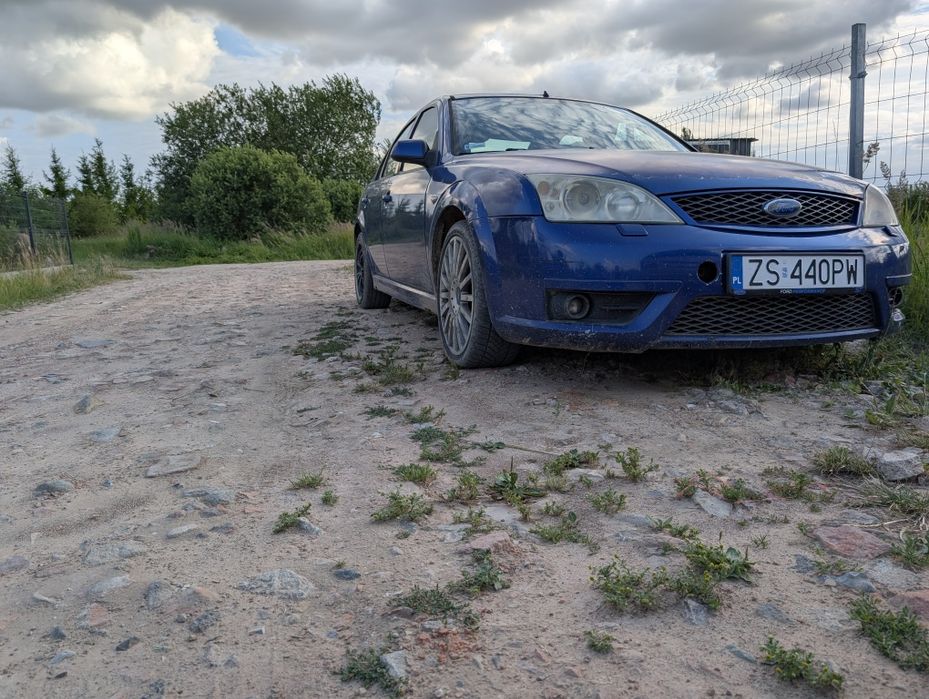 Ford Mondeo ST 220