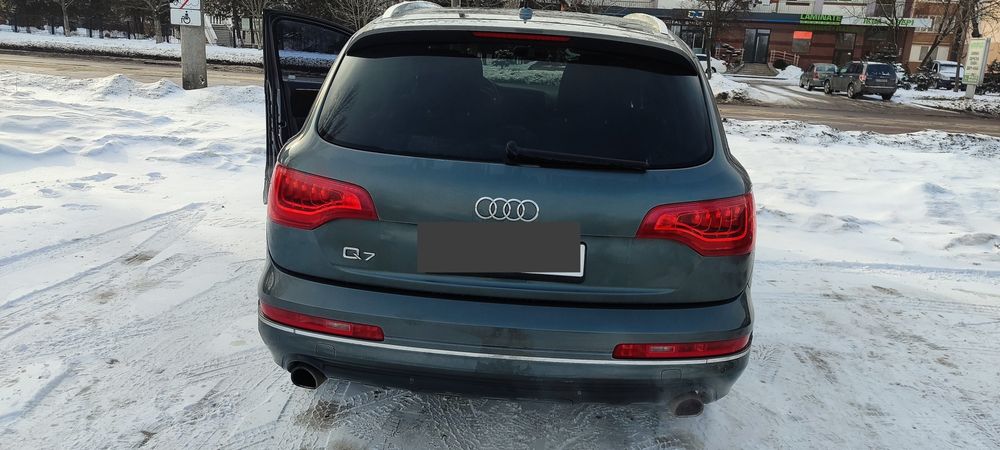 Продам Audi Q7 quattro