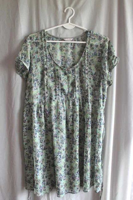 Jasnozielona tunika bluzka w kwiaty wiązana w pasie plus size M&S