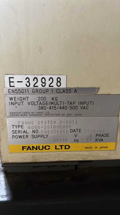 Robot przemysłowy FANUC R-2000iB 100P, R-2000iB 165F plus szafy