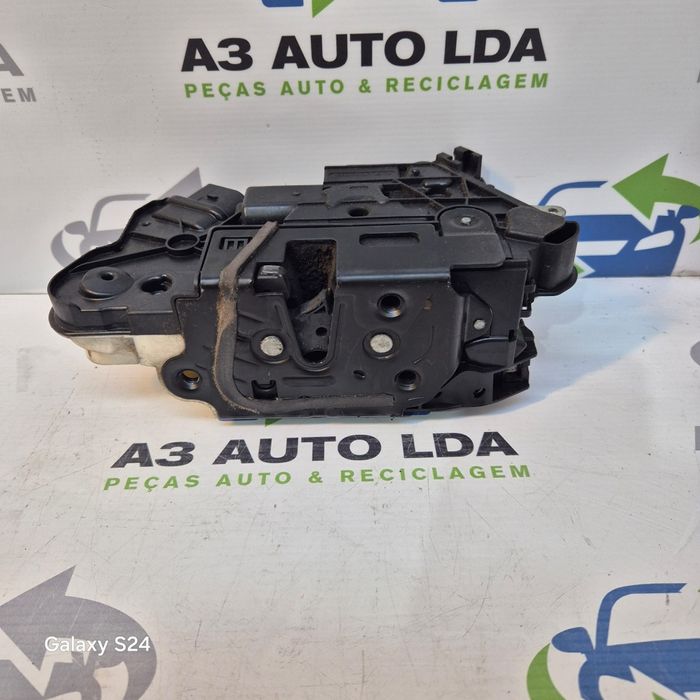Fecho da porta frente esquerda Seat Ibiza 6J