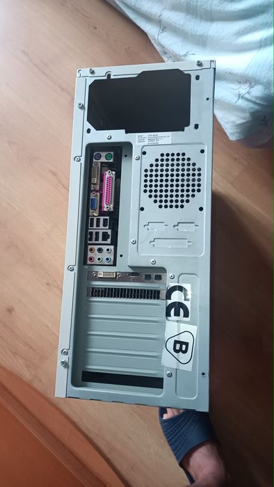 Intel Core 2 Quad Q6600 2 giga ram