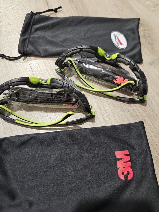 Очки 3М S1201SGAFKT Солус PC
Окуляри 3М™ Solus™