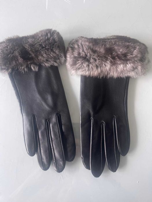 Luvas de pele preta de senhora