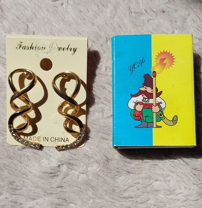 Продам бижутерные серьги