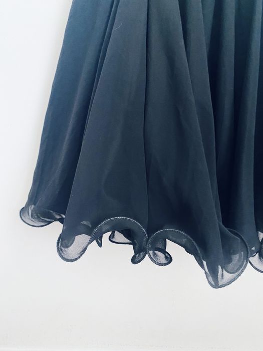 Vestido Baile de Finalistas ou Cerimóni preto renda dourado