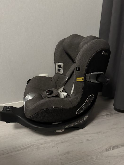 Автокрісло Cybex з базою