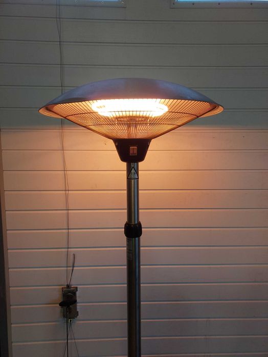 grzejnik halogenowy parasol 2100W