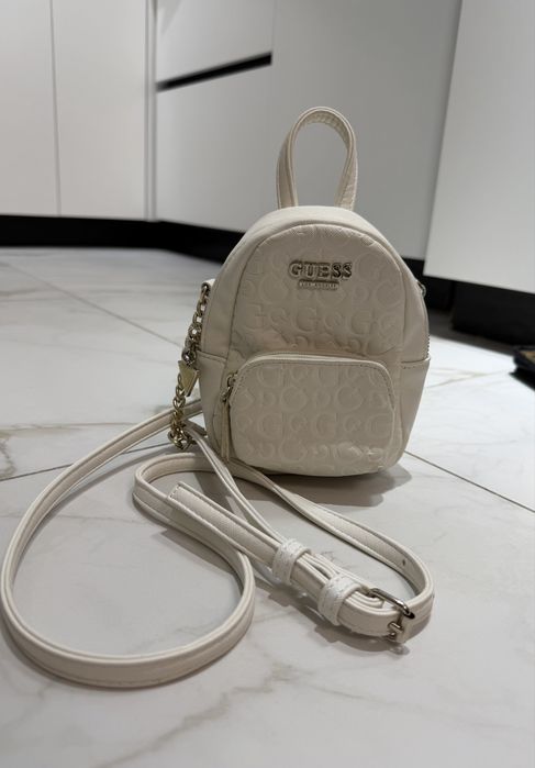 Жіноча сумка Guess, сумка рюкзак guess, жіноча маленька сумка guess