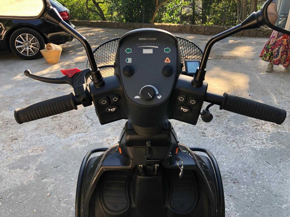 Scooter de mobilidade reduzida Stannah (modelo MiniCrosser X1)
