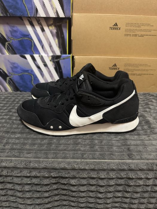 Кросівки Nike Venture Runner 40(25,5см) оригінал
