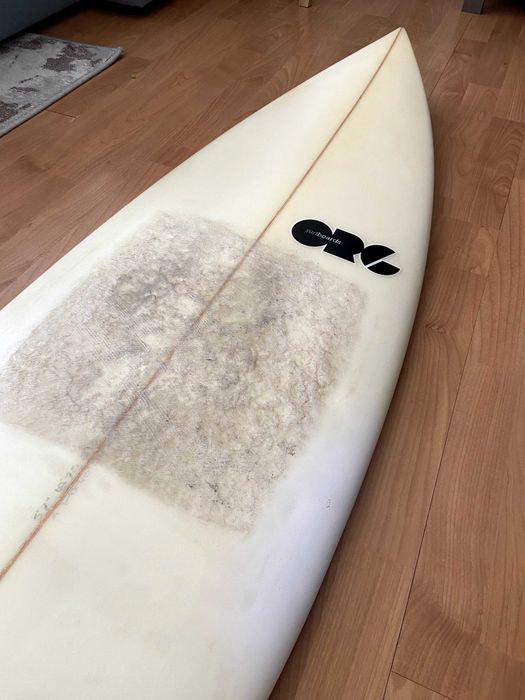 Prancha de surf ORG 5.7 (pouco uso em viagem à Austrália)