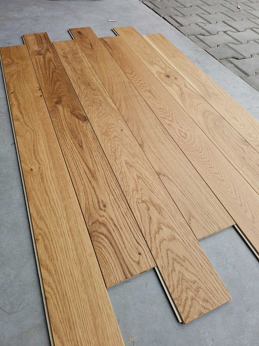 Podłoga dębowa lakierowana faza szczotka 10x110x1190 (50 m2)