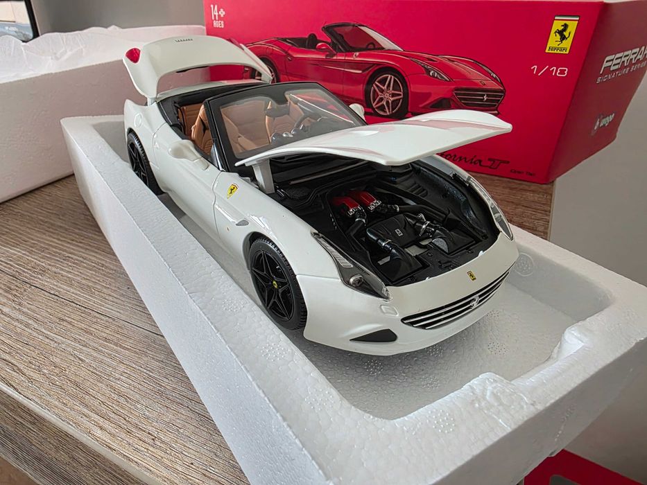 Ferrari California T (open top) 1:18 Burago Signature Series