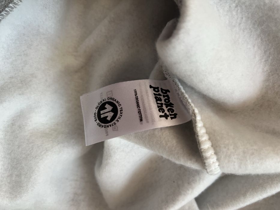 Кофта broken planet