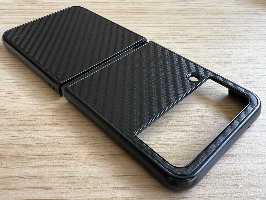 Samsung Galaxy Flip 4 чохол чорний Carbon розкладний матовий пластик