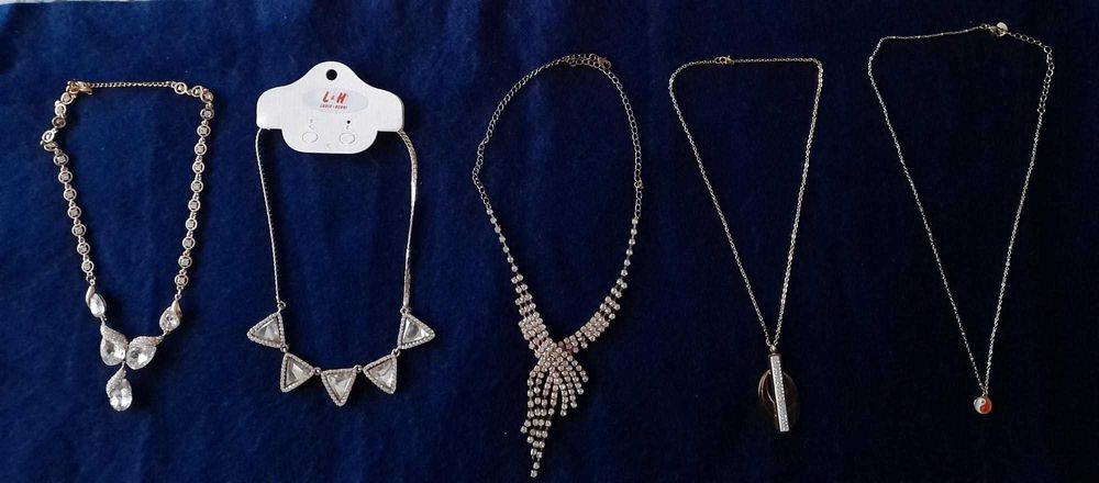 Conjunto de Colares, Brincos, Anéis e Pulseiras