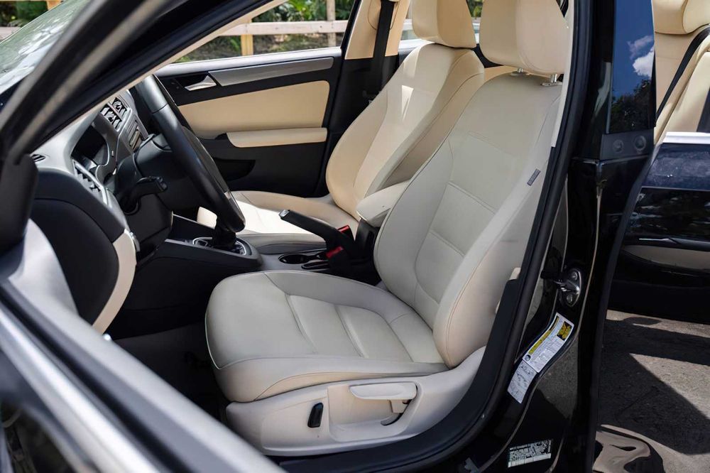 Volkswagen Jetta      2013