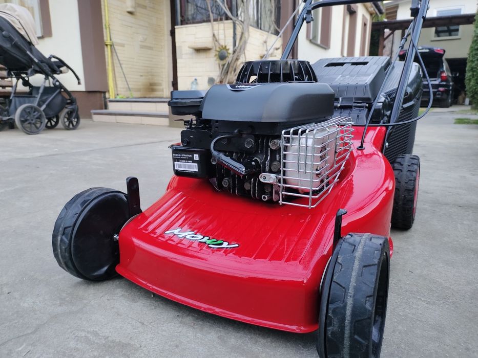 Газонокосарки косарки бензонові самохідні