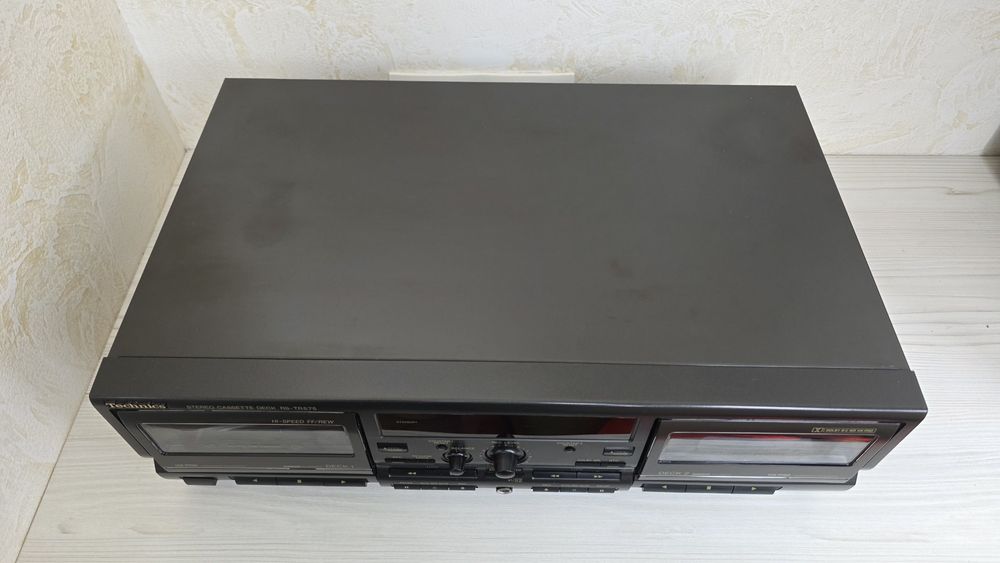 Кассетная  дека Technics RS-TR575
