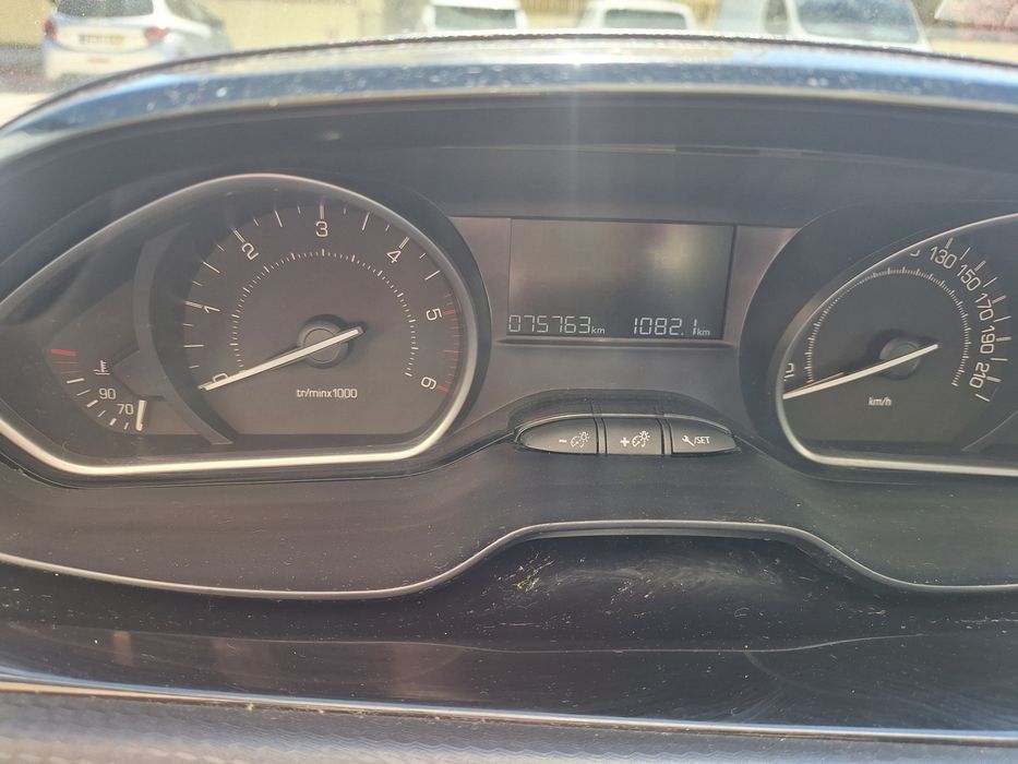 PEUGEOT 2008- Em ótimo estado