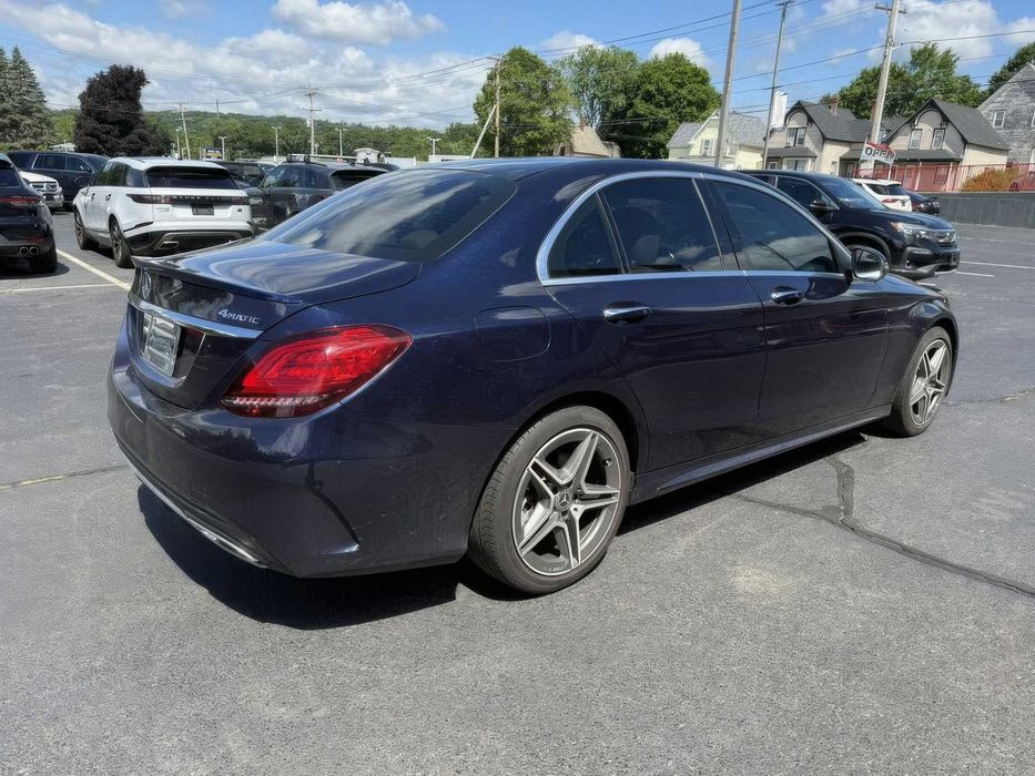 Mercedes-Benz C300      2020