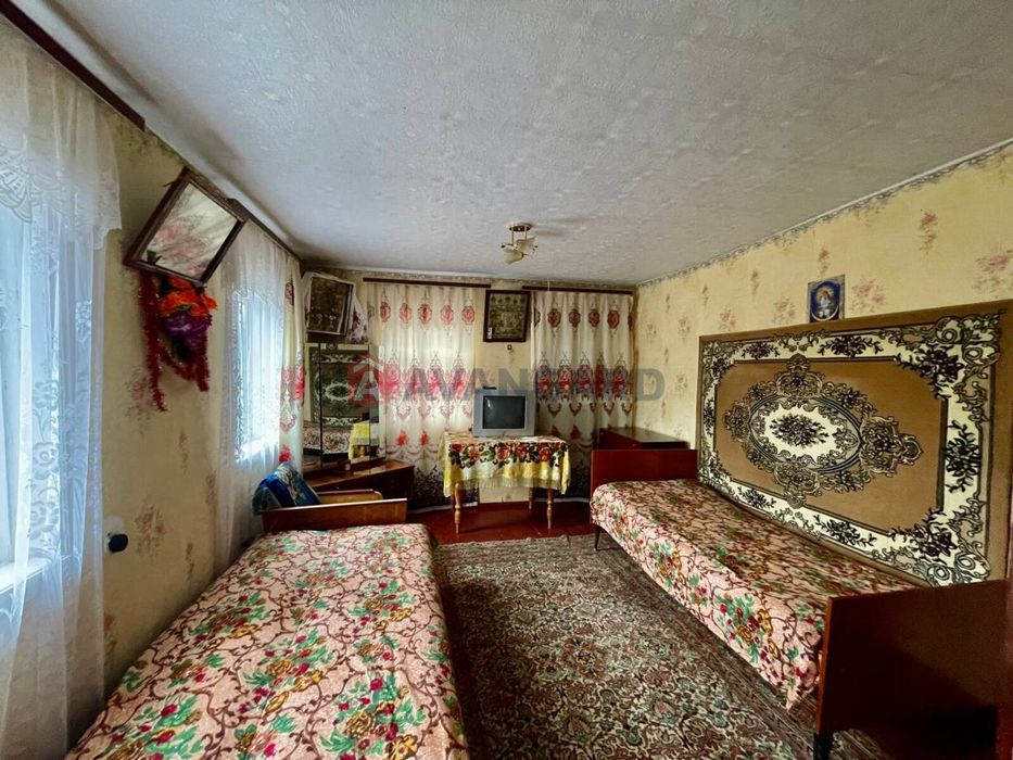 Продам доглянутий будинок в с. Худяки, 20 км від Черкас - Більше