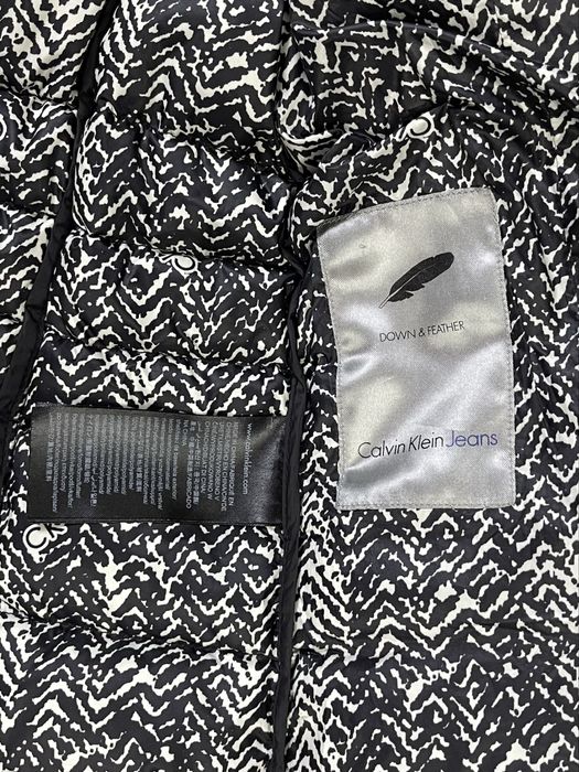 Calvin klein куртка пуховик S размер женская стеганая